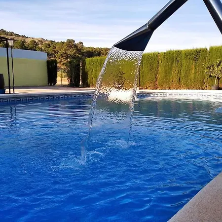 Con Piscina Homestay